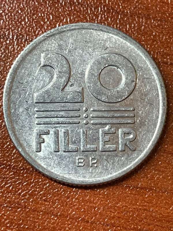1983 *** Hungary Magyar 20 filler *** a/unc  please see pictures