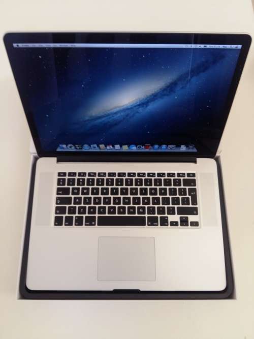 Macbook Pro 2013 Core i7 15" Retina 8GB Ram 256GB SSD