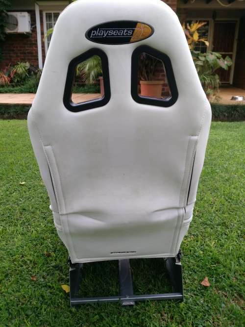 PLAYSEAT EVOLUTION WHITE RACING SEAT