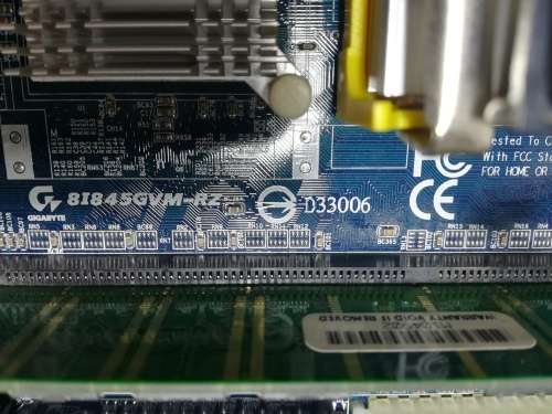 INTEL S478 MOTHERBOARD + INTEL CELERON 2.8GHZ CPU+ 256MB MEMORY BUNDLE