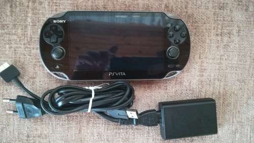 PS VITA WIFI (PCH-1004) CONSOLE