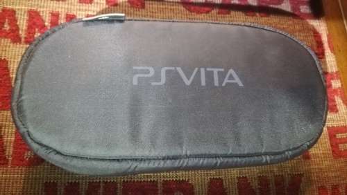 PS VITA 3G/WIFI (PCH-1104) WITH 2 GAMES + SONY POUCH