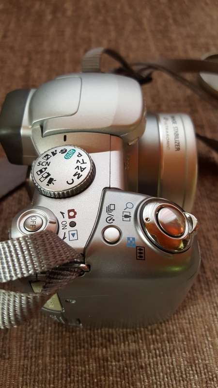 CANON POWERSHOT S2 IS DIGITAL CAMERA - LIKE NEW!