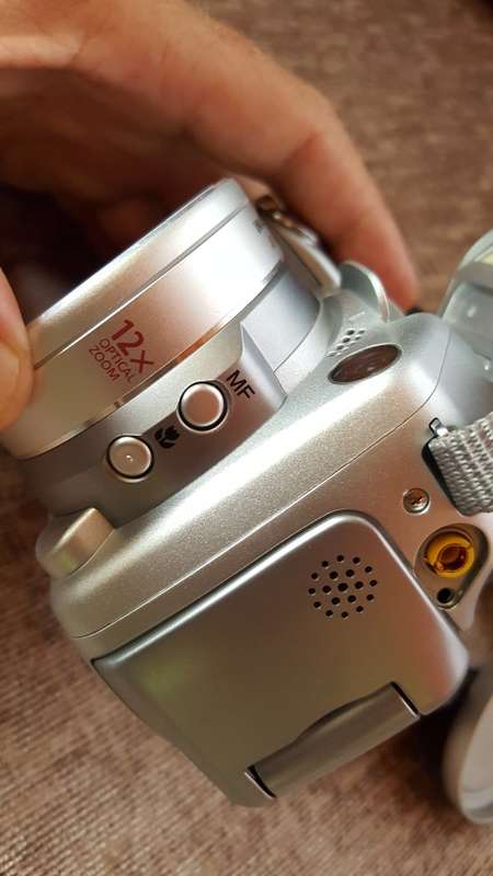 CANON POWERSHOT S2 IS DIGITAL CAMERA - LIKE NEW!