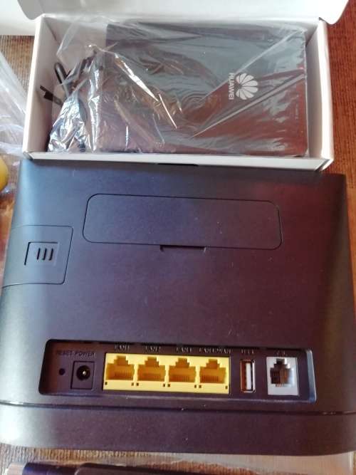HUAWEI B315 LTE/4G WIRELESS ROUTER WITH BATTERY BACKUP-DEMO MODEL/LIKE NEW!
