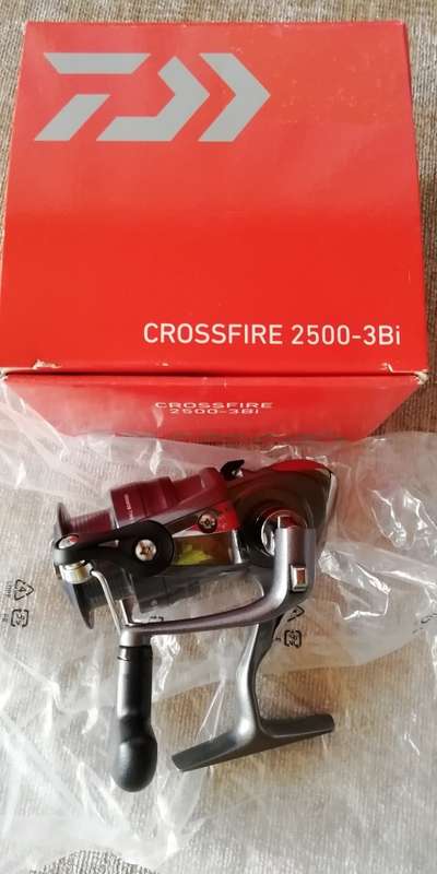 DAIWA CROSSFIRE 2500 3BI SPINNING/GRINDER REEL