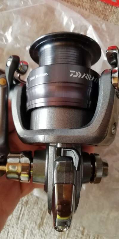 DAIWA CROSSFIRE 2500 3BI SPINNING/GRINDER REEL