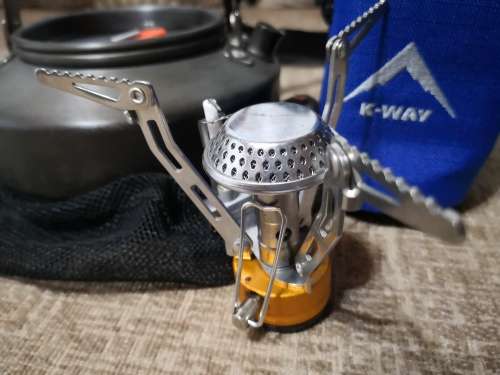K-WAY MINI HIKING/CAMPING  STOVE + FIRE MAPLE 0.9L KETTLE