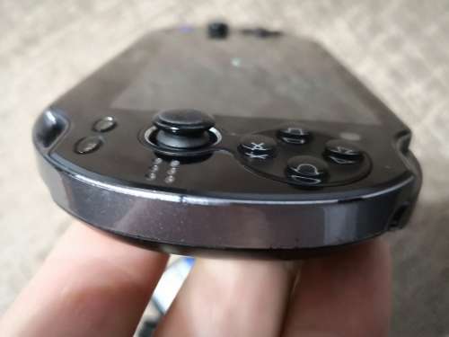 PS VITA (3G/WIFI) WITH 1 GAME