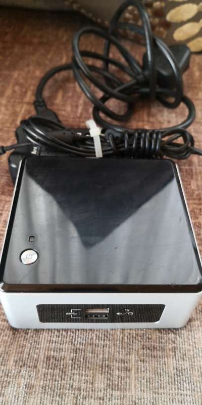 INTEL MINI PC/ NUC 4GB 320GB