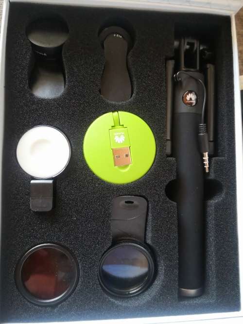 HUAWEI CAMERA LENS & SELFIE STICK GIFT PACK BUNDLE