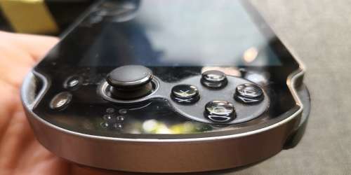 PS VITA (WIFI+3G) WITH 1 GAME