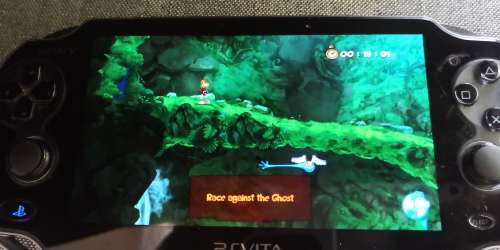 PS VITA (WIFI+3G) WITH 1 GAME