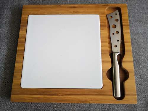 Solid Tiled Wood Board With Knife