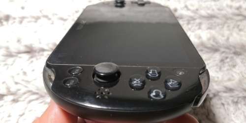 PS VITA SLIM CONSOLE (NEEDS SLIGHT TLC/REPAIR)