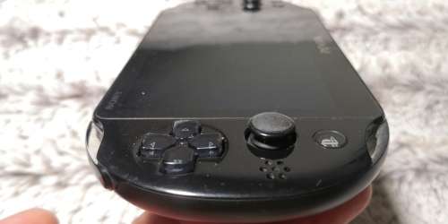 PS VITA SLIM CONSOLE (NEEDS SLIGHT TLC/REPAIR)