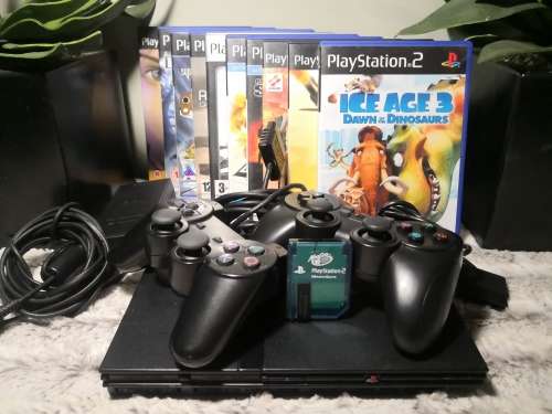 SONY PS2 SLIM WITH 2 CONTROLLERS AND 10 GAMES - BUNDLE IS IN SUPERB CONDITION!