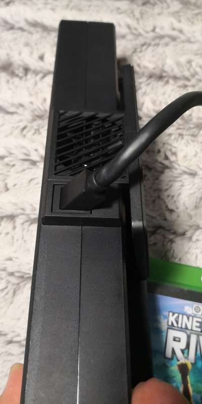 KINECT SENSOR + GAME FOR XBOX ONE CONSOLES