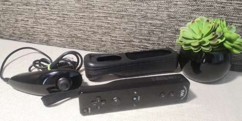 GENUINE NINTENDO WII CONTROLLER+ NUNCHUCK COMBO