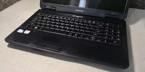 E-MACHINES E527 LAPTOP FOR SPARES-REPAIR