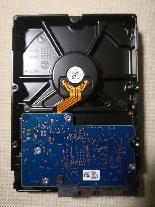 TOSHIBA 1000GB 3.5` INTERNAL SATA HARD DRIVE