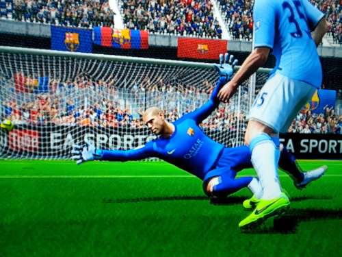 FIFA 14 XBOX 360 GAME (KINECT COMPATIBLE)