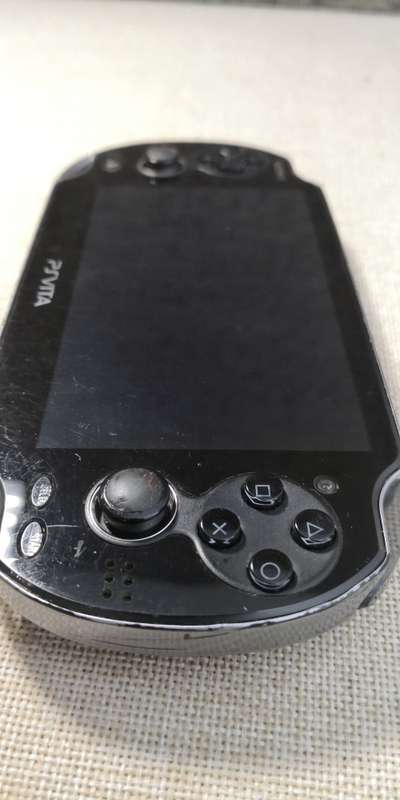 PS VITA (WIFI  PCH-1004) CONSOLE