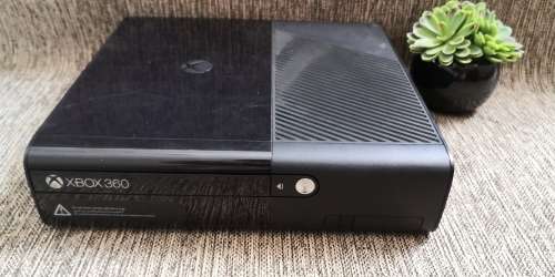 XBOX 360 E - SUPER SLIM CONSOLE