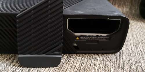 XBOX 360 E - SUPER SLIM CONSOLE