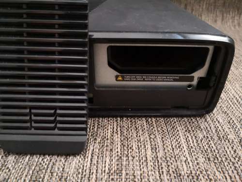 XBOX 360  CONSOLE WITH 15 GAMES