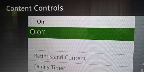 XBOX 360  CONSOLE WITH 15 GAMES
