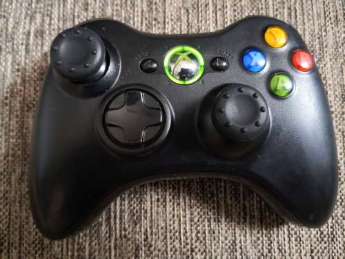 XBOX 360  CONSOLE WITH 15 GAMES