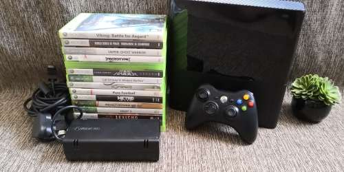 XBOX 360  CONSOLE WITH 15 GAMES