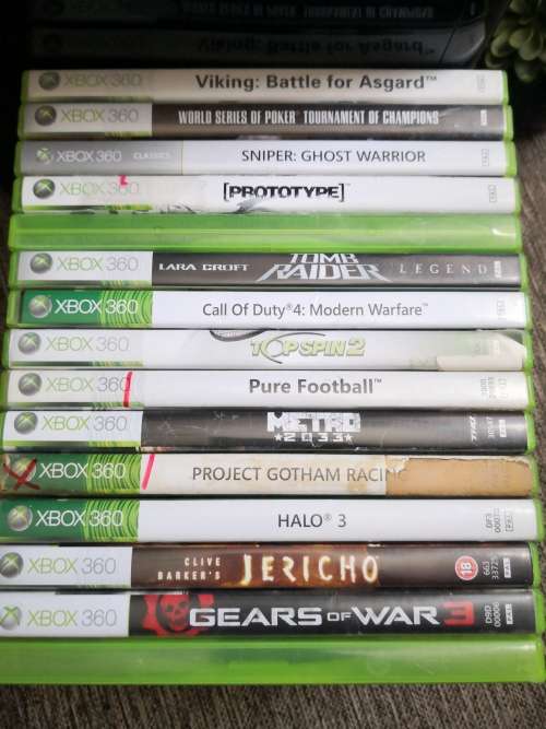 XBOX 360  CONSOLE WITH 15 GAMES