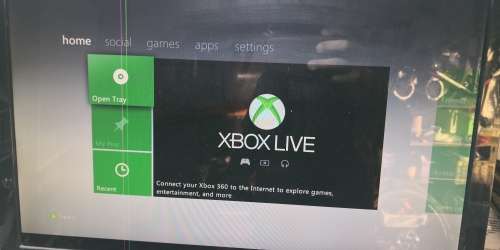XBOX 360  CONSOLE WITH 5 GAMES