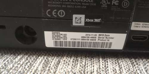 XBOX 360  CONSOLE WITH 5 GAMES