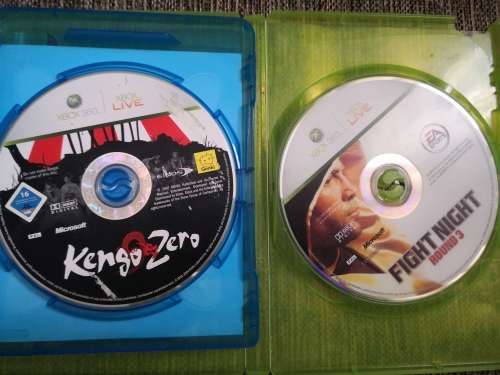 XBOX 360  CONSOLE WITH 2 CONTROLLERS AND 10 GAMES