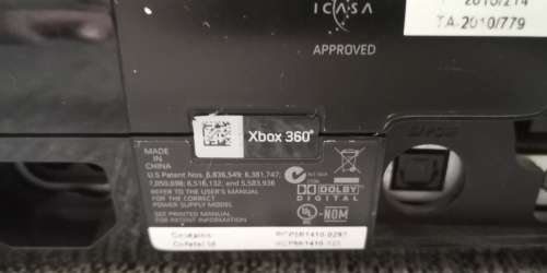 XBOX 360  CONSOLE WITH 2 CONTROLLERS AND 10 GAMES