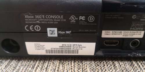 XBOX 360  CONSOLE WITH 7 GAMES