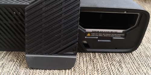 XBOX 360  CONSOLE WITH 7 GAMES