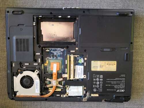 Acer Travelmate 4202 laptop (for spares/repairs)