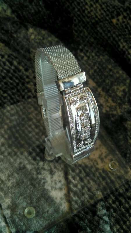 Poker Bracelet in clear perspex display case