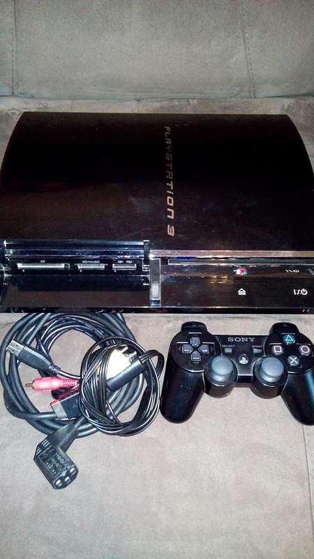 PLAYSTATION 3 60GB BACKWARDS COMPATIBLE