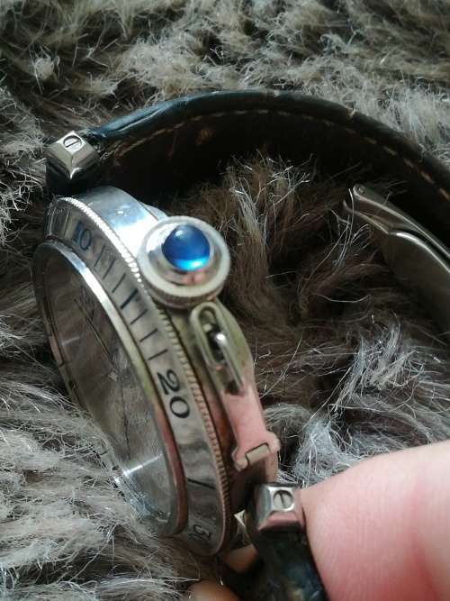 Cartier watch. Excellent condition. Works 100%. Giveaway! Can resell up to R55000.