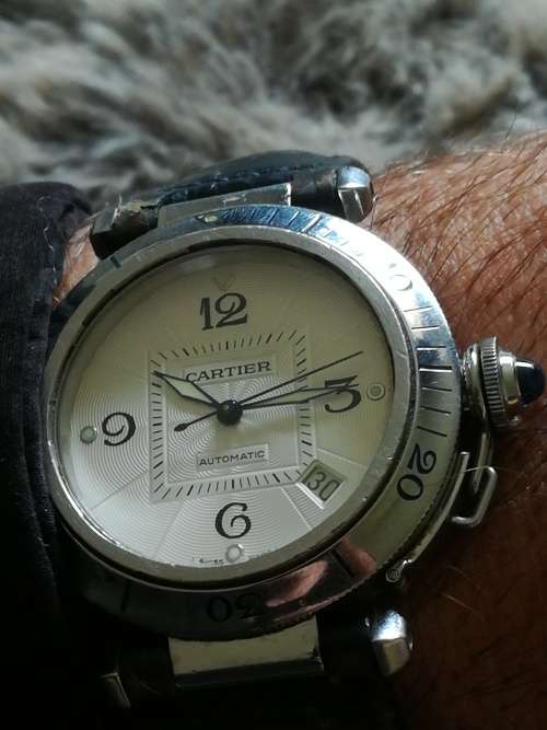 Cartier watch. Excellent condition. Works 100%. Giveaway! Can resell up to R55000.