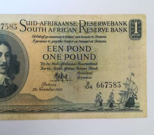 1 Pound Note!! Ultra rare!!B104 Very low!! De Kock!!Weekend Special from R1