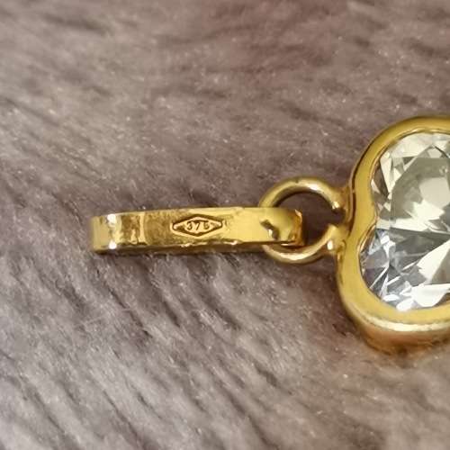 Beautiful Gold Pendant!! R1-CRAZY Wednesday Auction!!