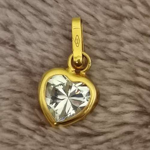 Beautiful Gold Pendant!! R1-CRAZY Wednesday Auction!!