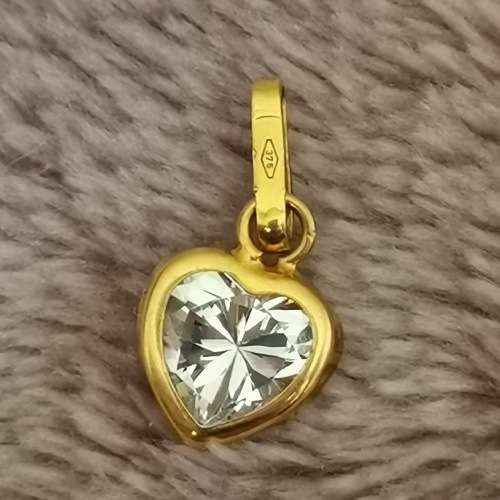 Beautiful Gold Pendant!! R1-CRAZY Wednesday Auction!!