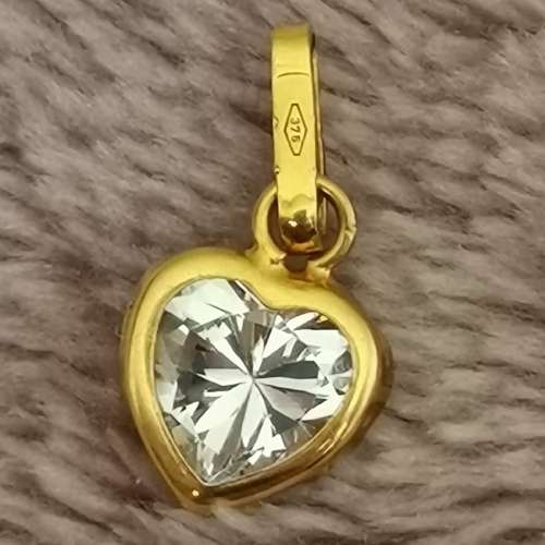 Beautiful Gold Pendant!! R1-CRAZY Wednesday Auction!!